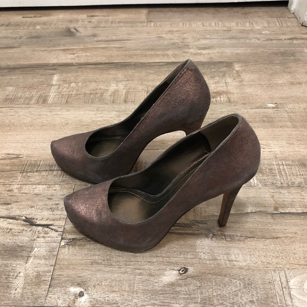 BCBG Parade Ferro Brass Color Heel Pumps